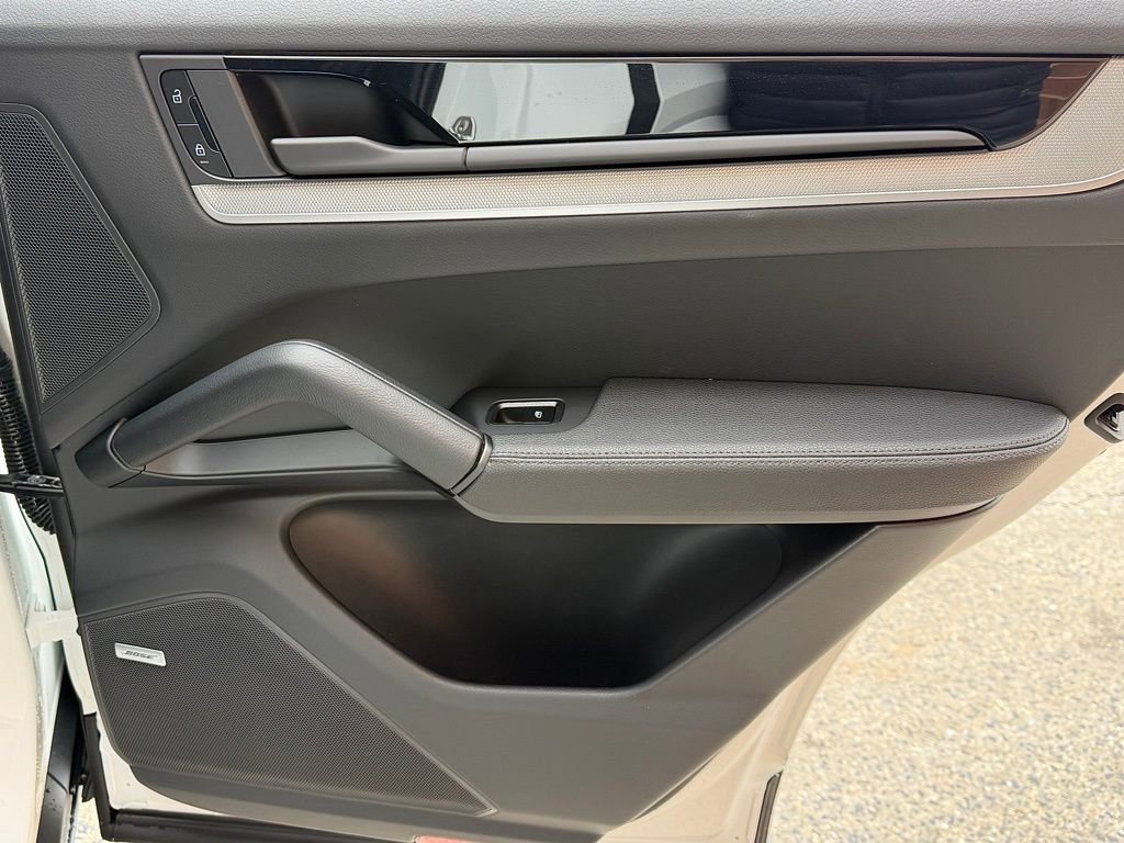 New 2026 Porsche Cayenne Coupe image 24