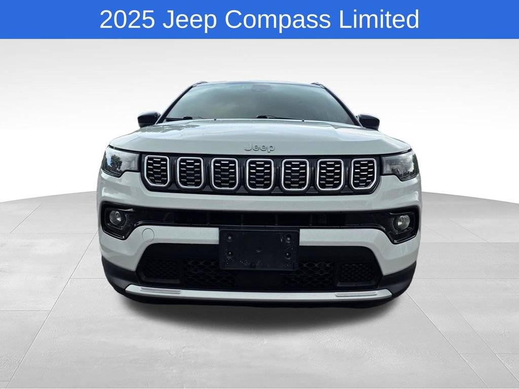 Used 2025 Jeep Compass Limited AWD/4WD image 9
