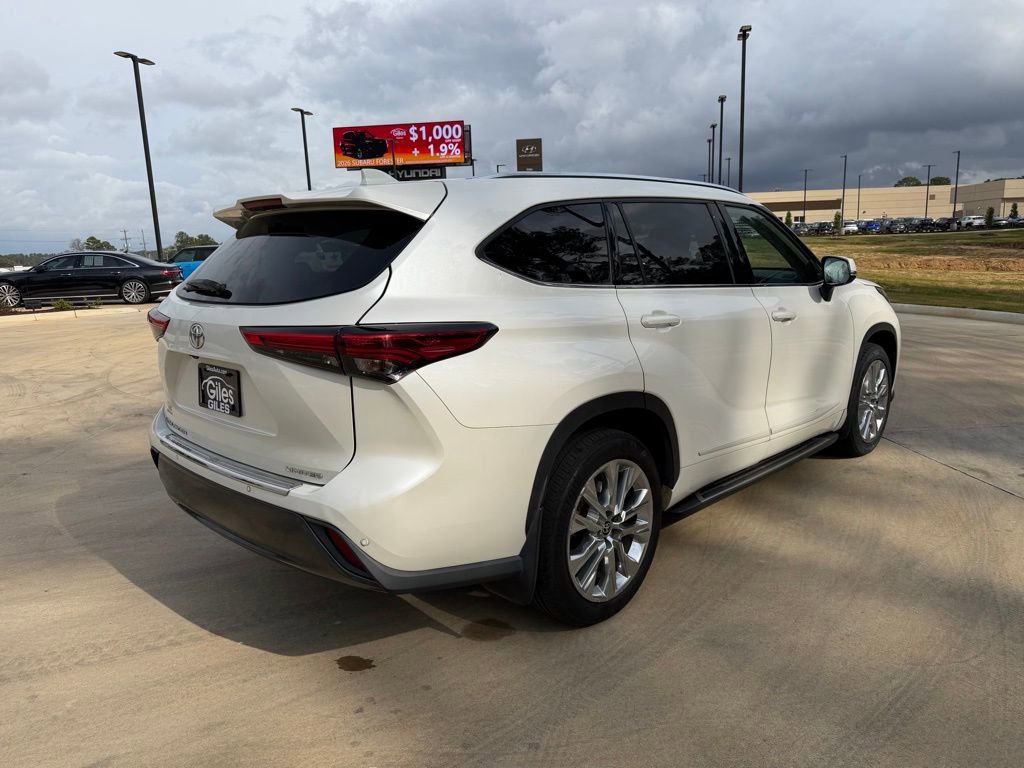Used 2020 Toyota Highlander Limited image 5