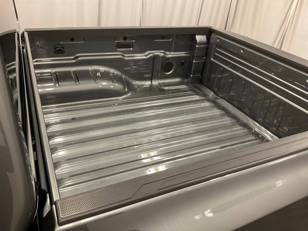 Used 2024 Nissan Frontier SV image 27