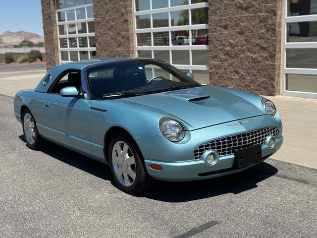 Used 2002 Ford Thunderbird Deluxe RWD image 2