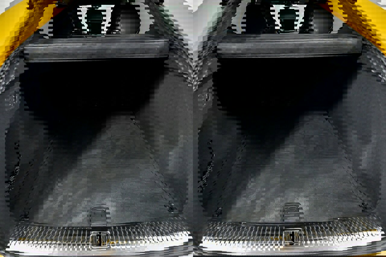 Used 2021 Lamborghini Urus image 16