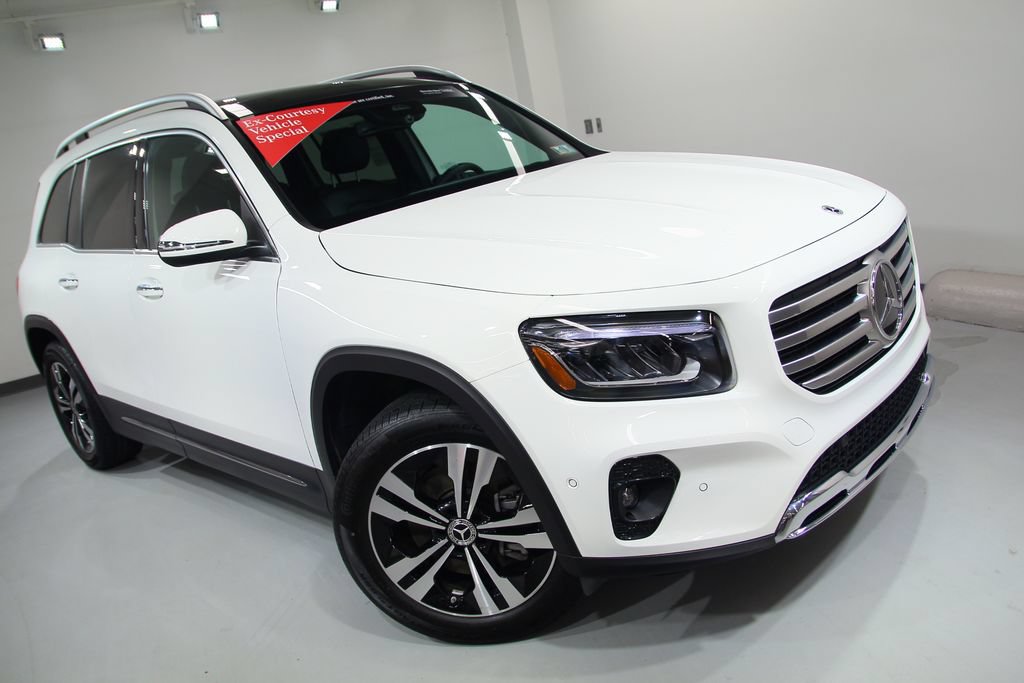 Used 2025 Mercedes-Benz GLB 250 4MATIC image 14