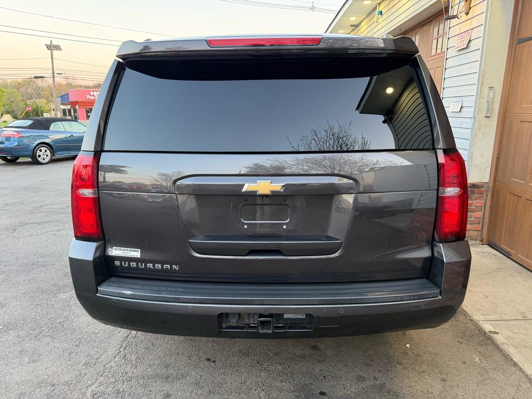 Used 2018 Chevrolet Suburban LT AWD/4WD image 4