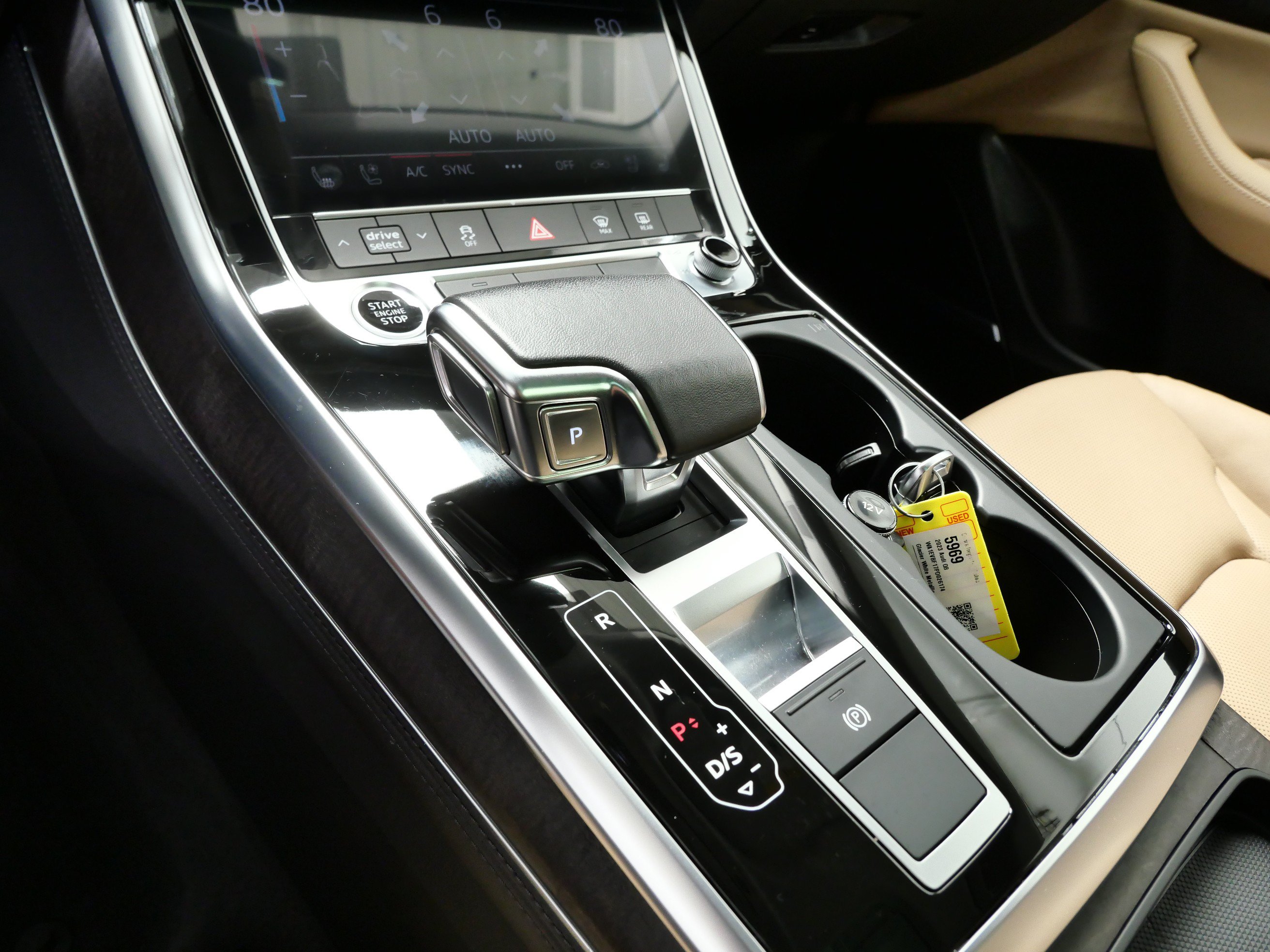 Used 2023 Audi Q8 Premium Plus w/ Premium Plus Package AWD/4WD image 22