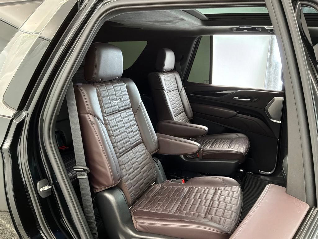 Used 2021 Cadillac Escalade Premium Luxury Platinum AWD/4WD image 32