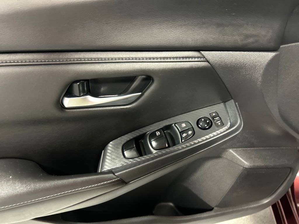 Used 2025 Nissan Sentra SV image 12