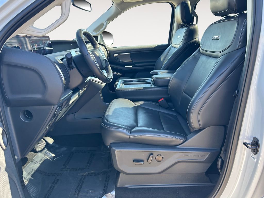 Used 2025 Ford Expedition Platinum image 5