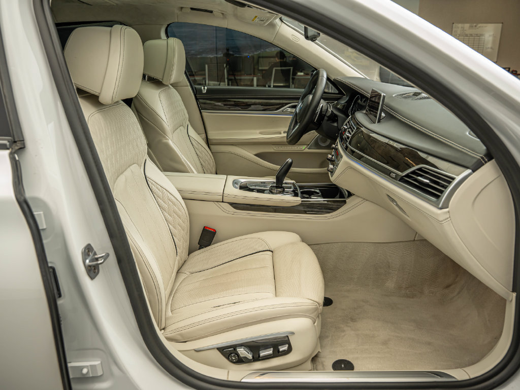 Used 2019 BMW M760i xDrive w/ Luxury Rear Seating Package AWD/4WD image 56