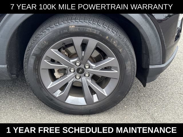 Used 2023 Ford Explorer XLT w/ Equipment Group 202A AWD/4WD image 7