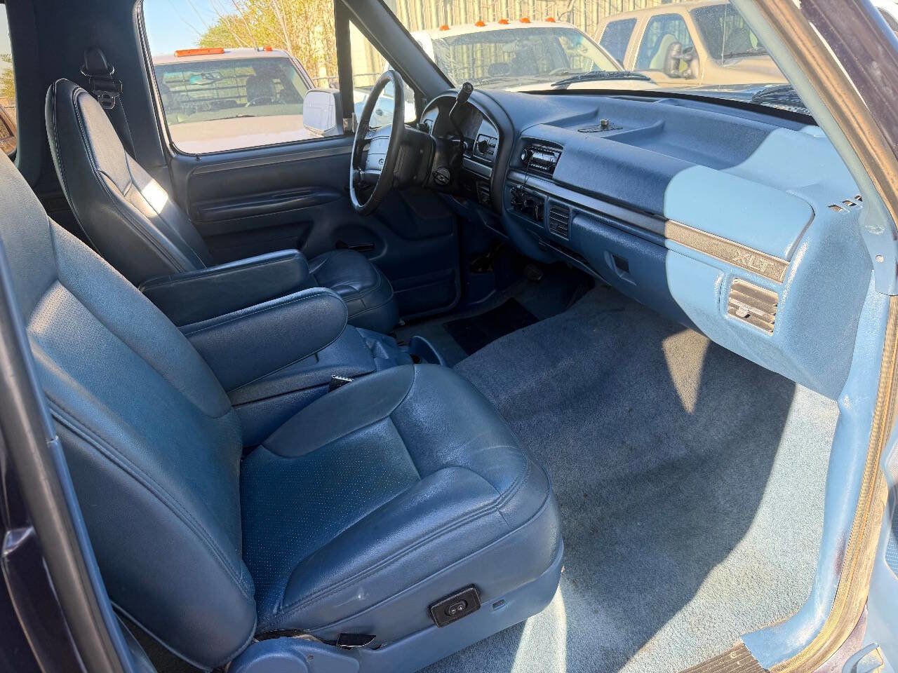 Used 1995 Ford Bronco XLT image 4