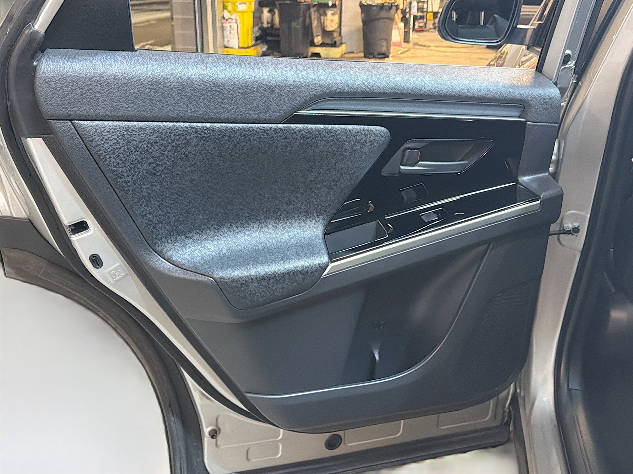 Used 2025 Toyota bZ4X XLE image 28