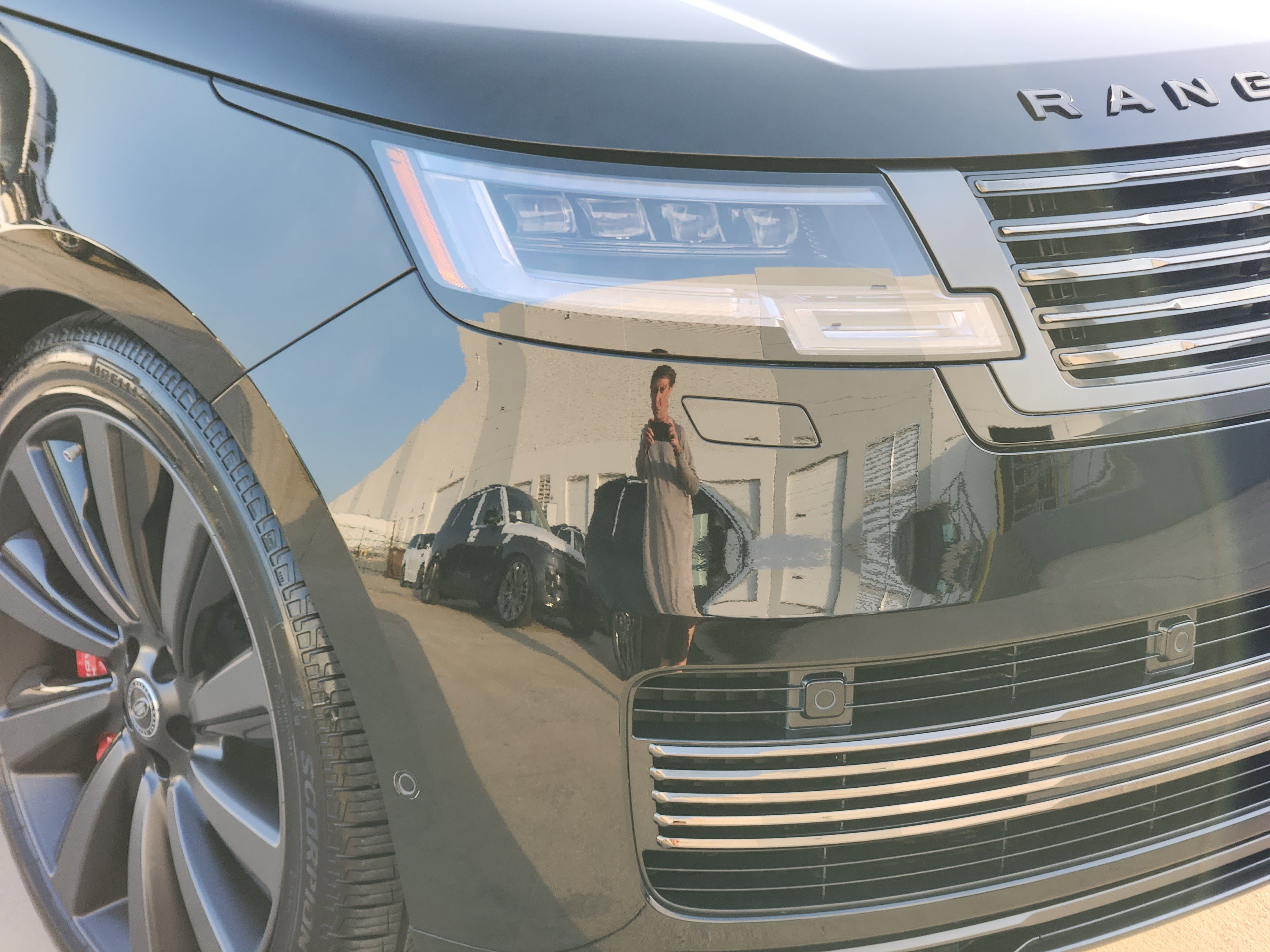 New 2025 Land Rover Range Rover SV image 8