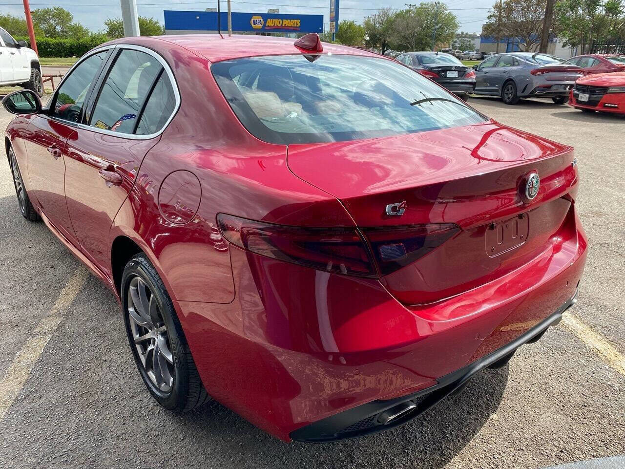 Used 2019 Alfa Romeo Giulia Sprint w/ Cold Weather Package image 6