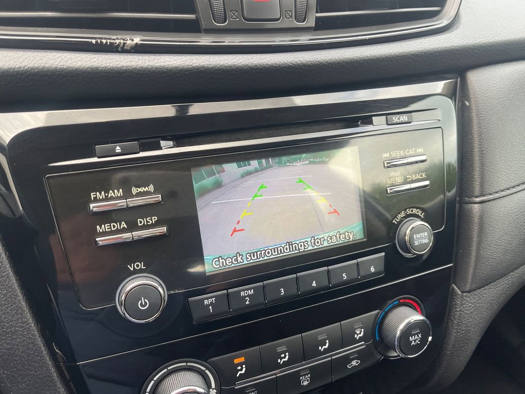 Used 2017 Nissan Rogue S FWD image 25
