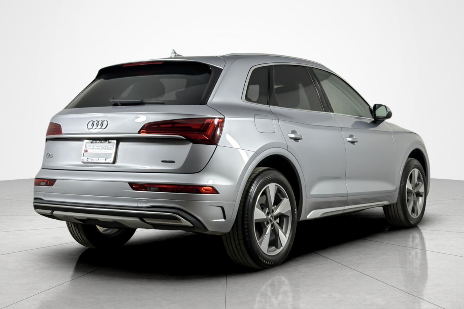 Used 2023 Audi Q5 2.0T Premium Plus w/ Premium Plus Package AWD/4WD image 5