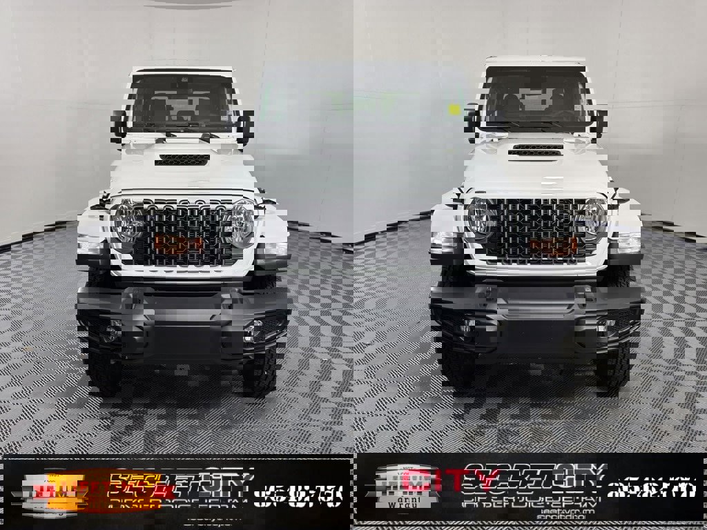 New 2025 Jeep Gladiator Sport image 2