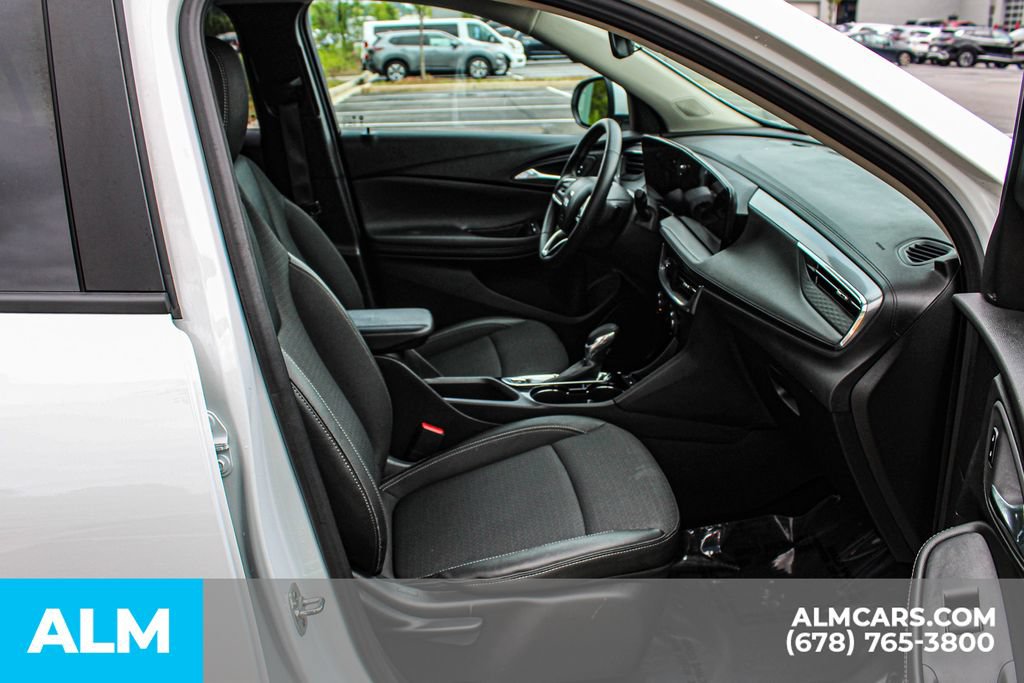 Used 2025 Buick Encore GX Preferred FWD image 21