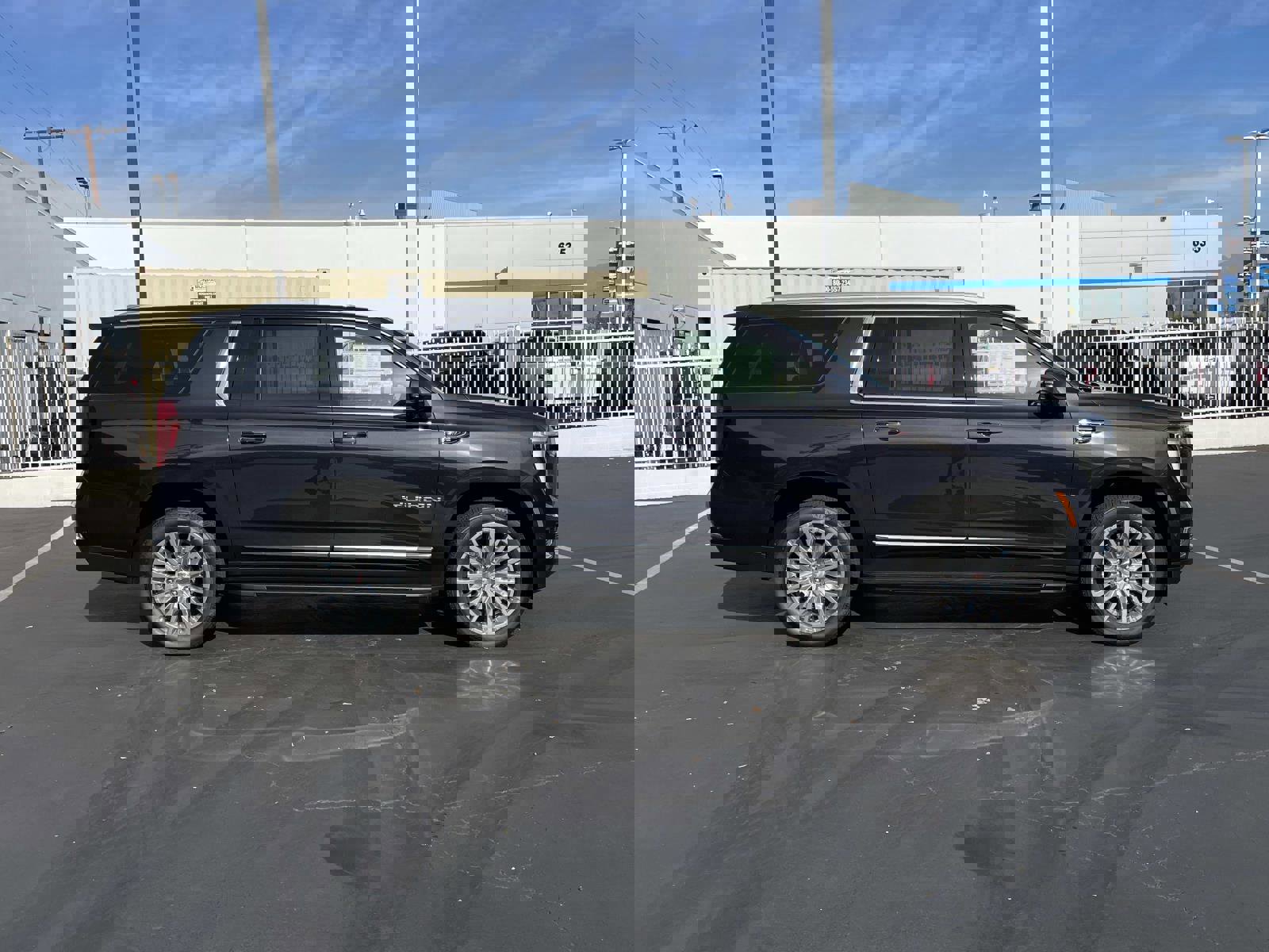 New 2026 GMC Yukon XL Elevation image 4