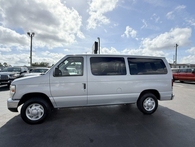 Used 2008 Ford E-150 and Econoline 150 Wagon RWD image 9