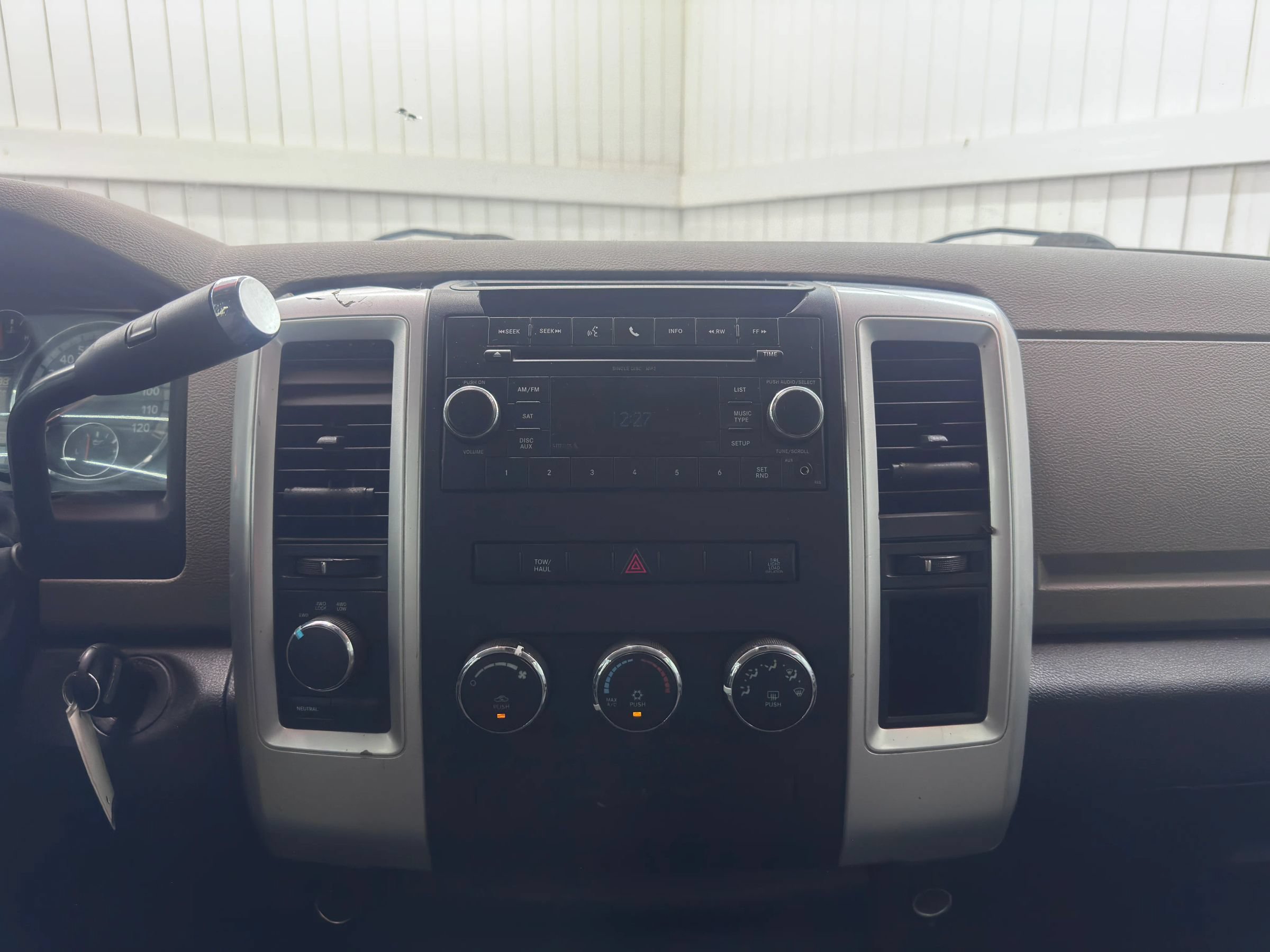 Used 2011 RAM 2500 SLT AWD/4WD image 18