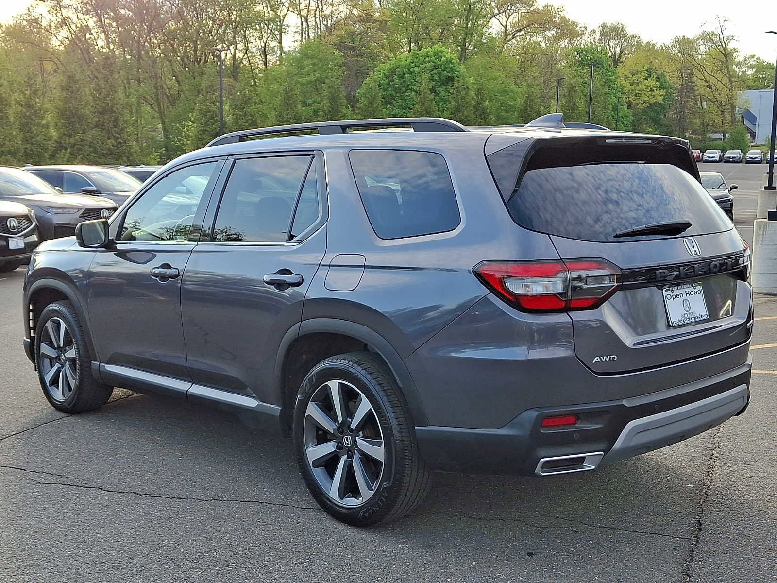 Used 2023 Honda Pilot Touring image 4