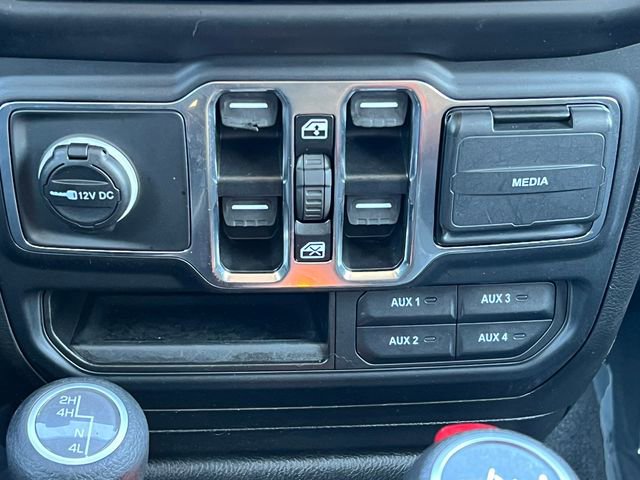 Used 2023 Jeep Wrangler Sport S image 27