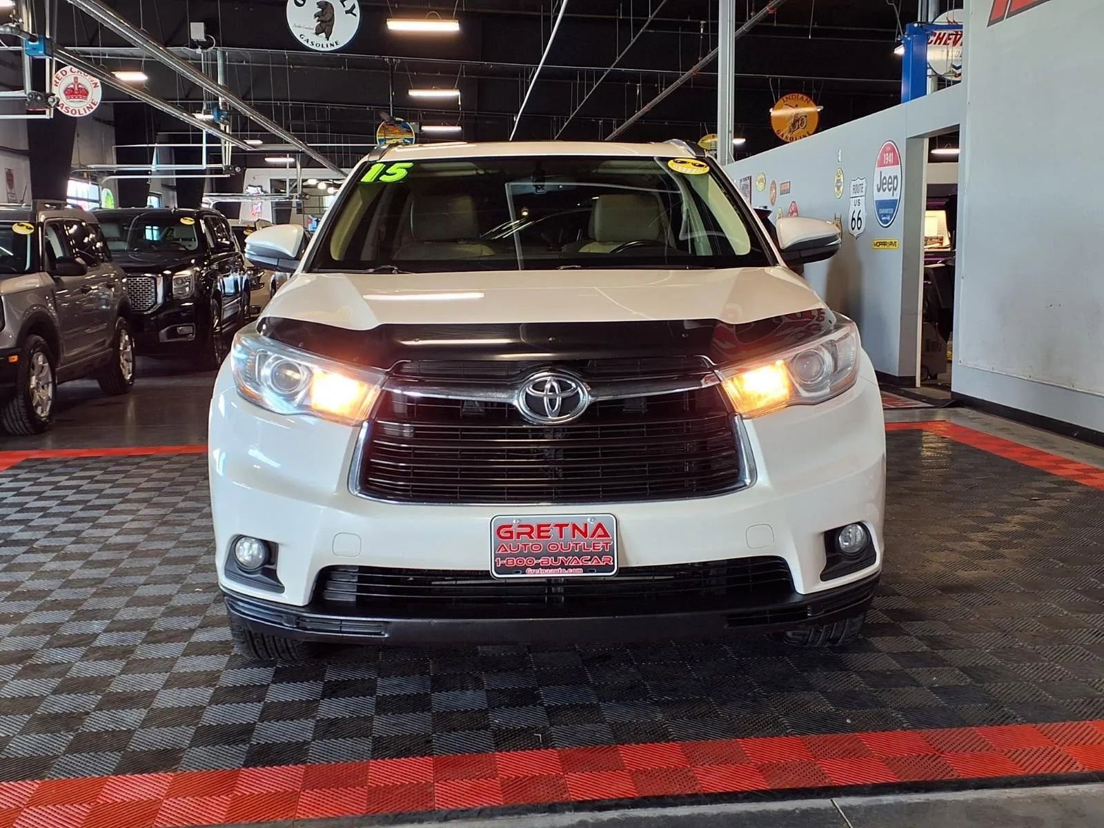 Used 2015 Toyota Highlander Limited Platinum AWD/4WD image 2