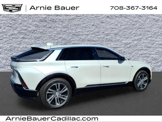 Used 2024 Cadillac Lyriq Luxury AWD/4WD image 6