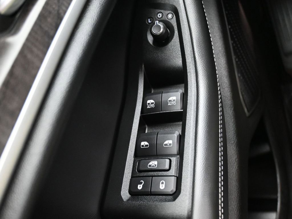 New 2025 Jeep Grand Cherokee Limited w/ Luxury Tech Group II image 24