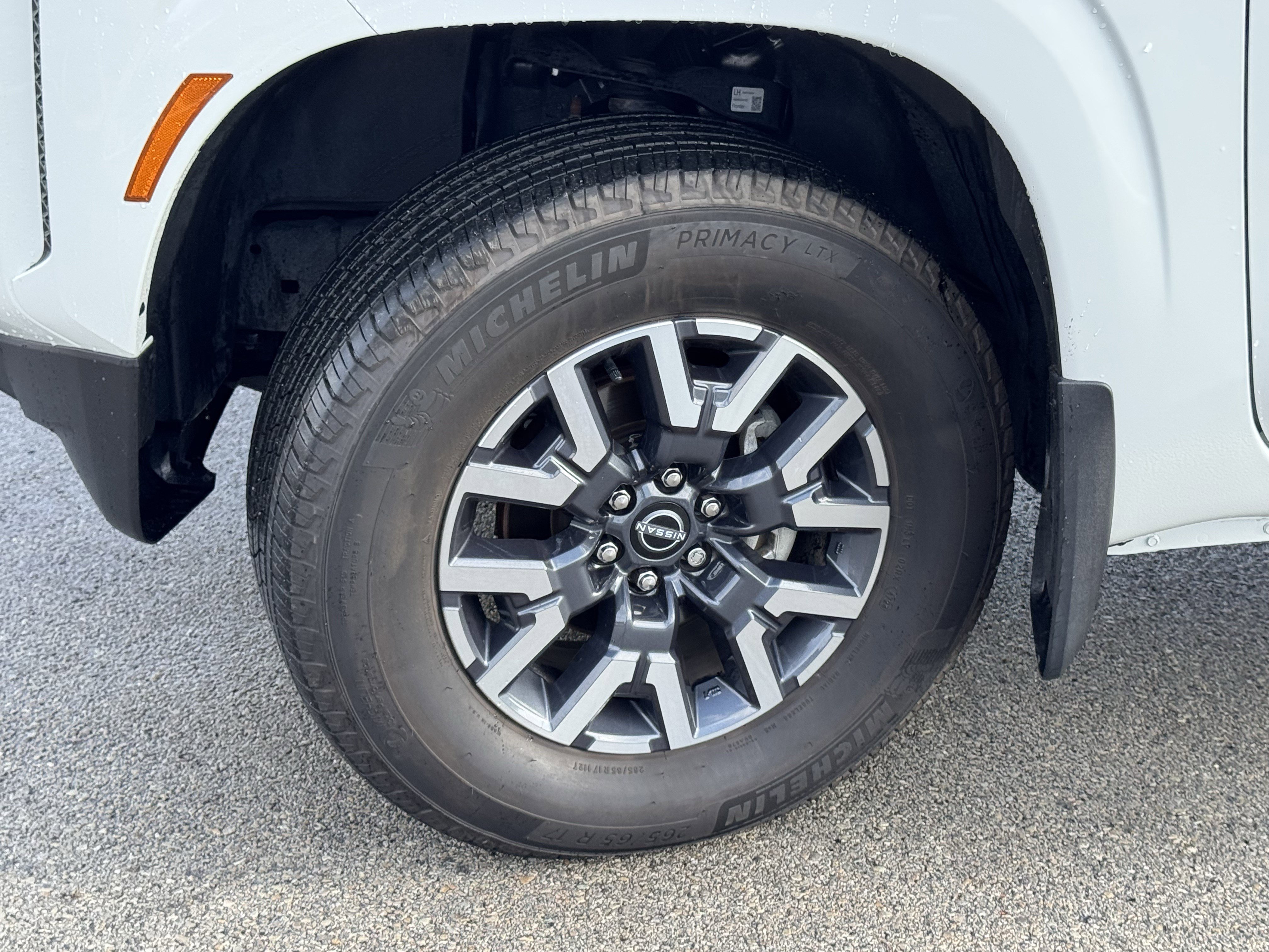 Used 2024 Nissan Frontier SL w/ Technology Package image 43