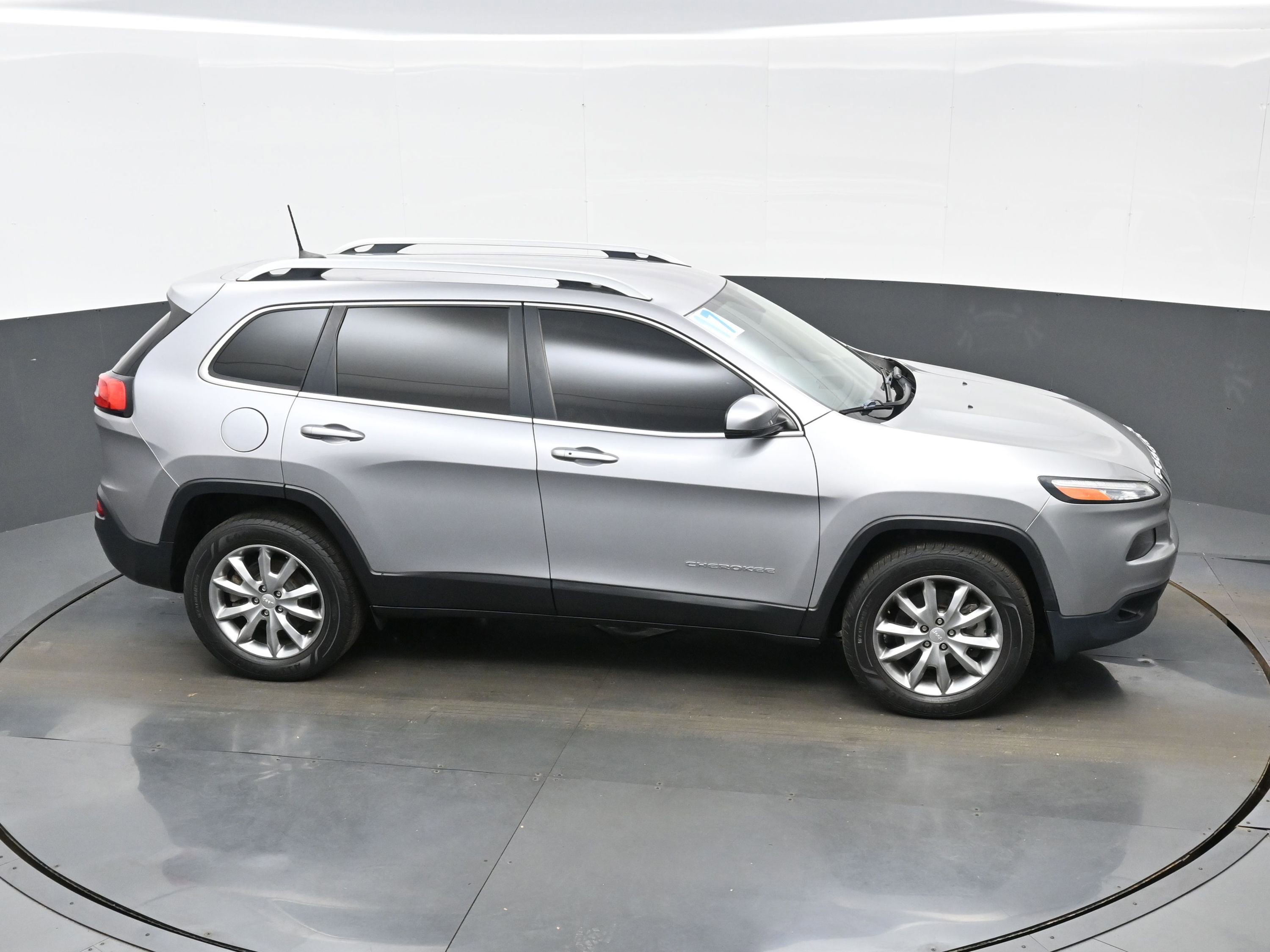Used 2017 Jeep Cherokee Limited AWD/4WD image 36