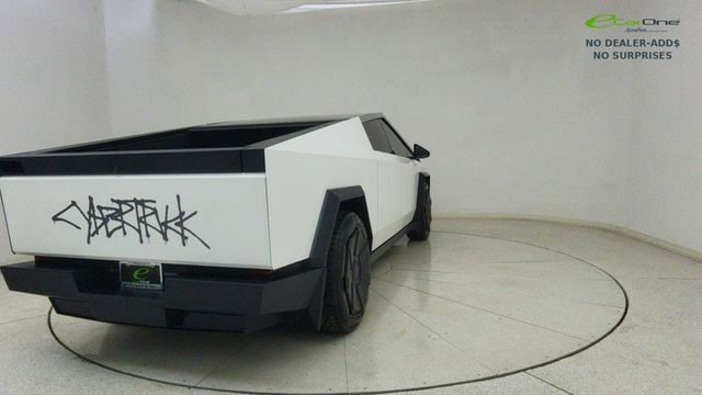 Used 2024 Tesla Cybertruck AWD Crew Cab image 66