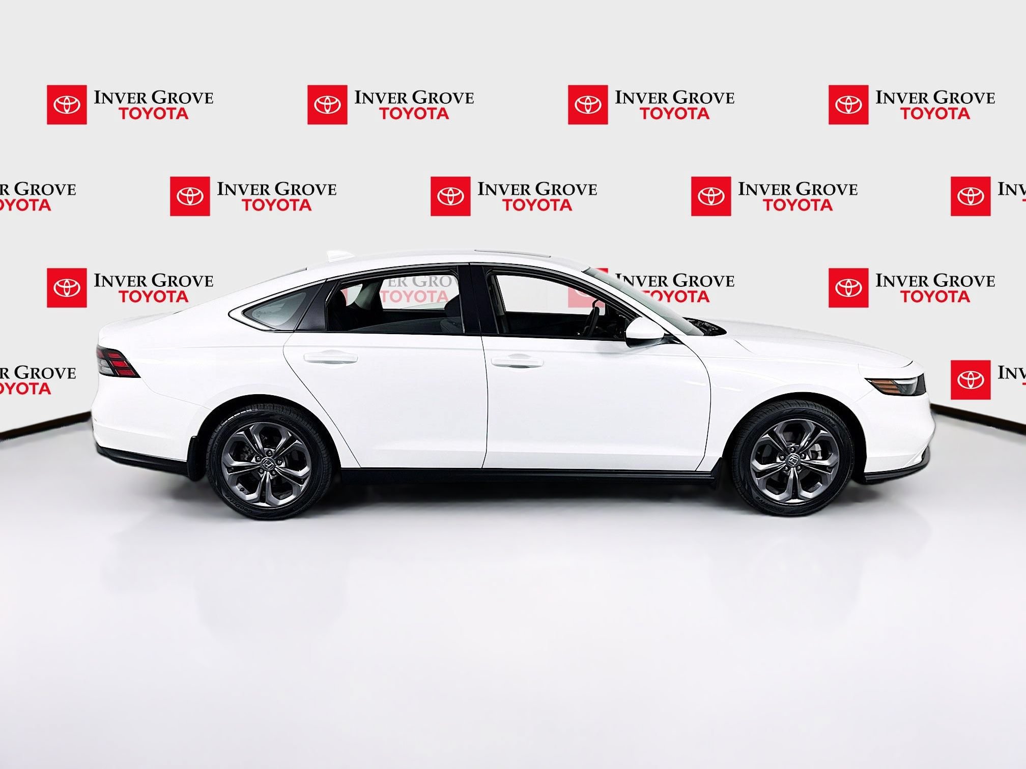 Used 2023 Honda Accord EX image 4
