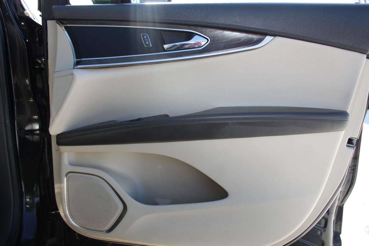 Used 2018 Lincoln MKX Reserve w/ Lincoln MKX Climate Package AWD/4WD image 19