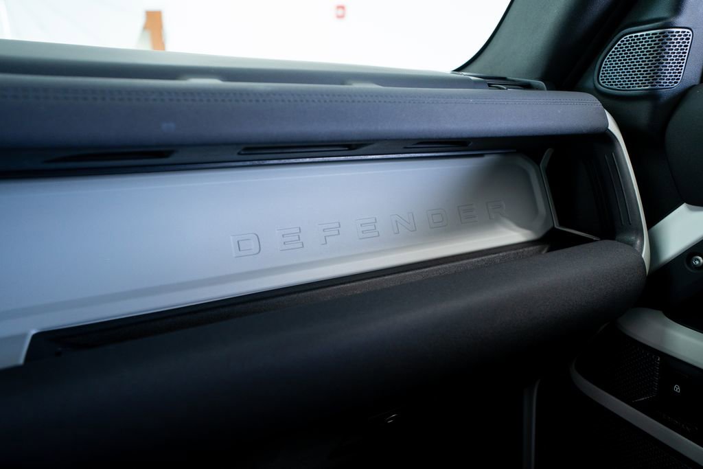 Used 2022 Land Rover Defender 90 S AWD/4WD image 46