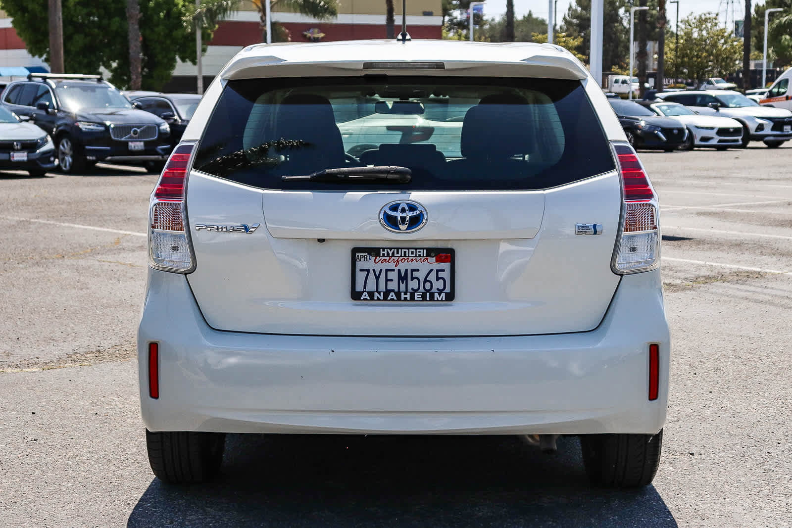 Used 2017 Toyota Prius V Two FWD image 7