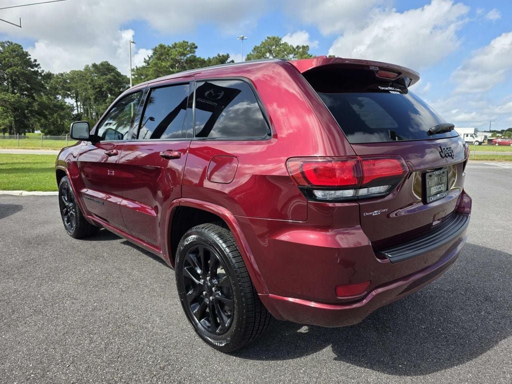 Used 2019 Jeep Grand Cherokee Altitude RWD image 4