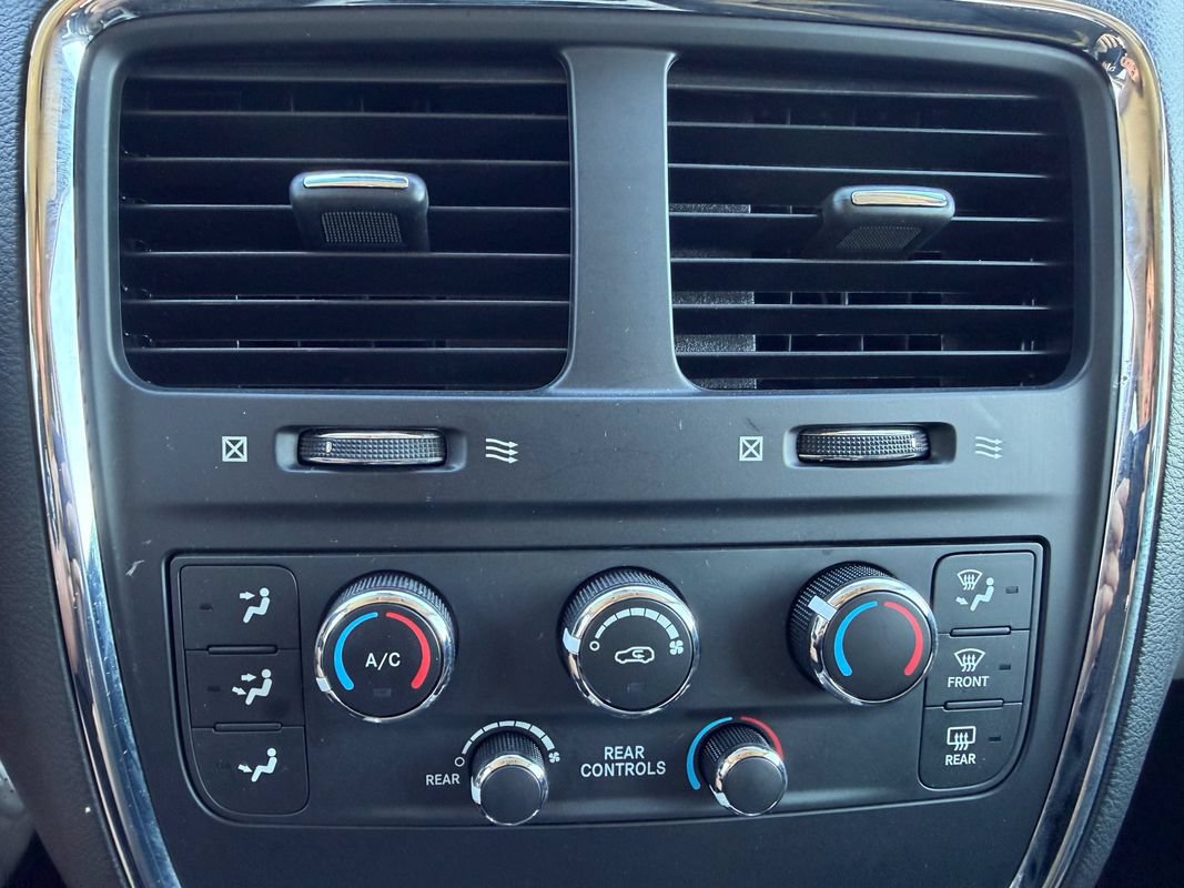 Used 2016 Dodge Grand Caravan SXT w/ UConnect Hands-Free Group FWD image 35
