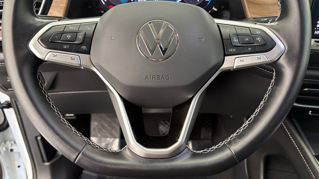 Used 2024 Volkswagen Atlas SE w/ Black Wheel Package image 38