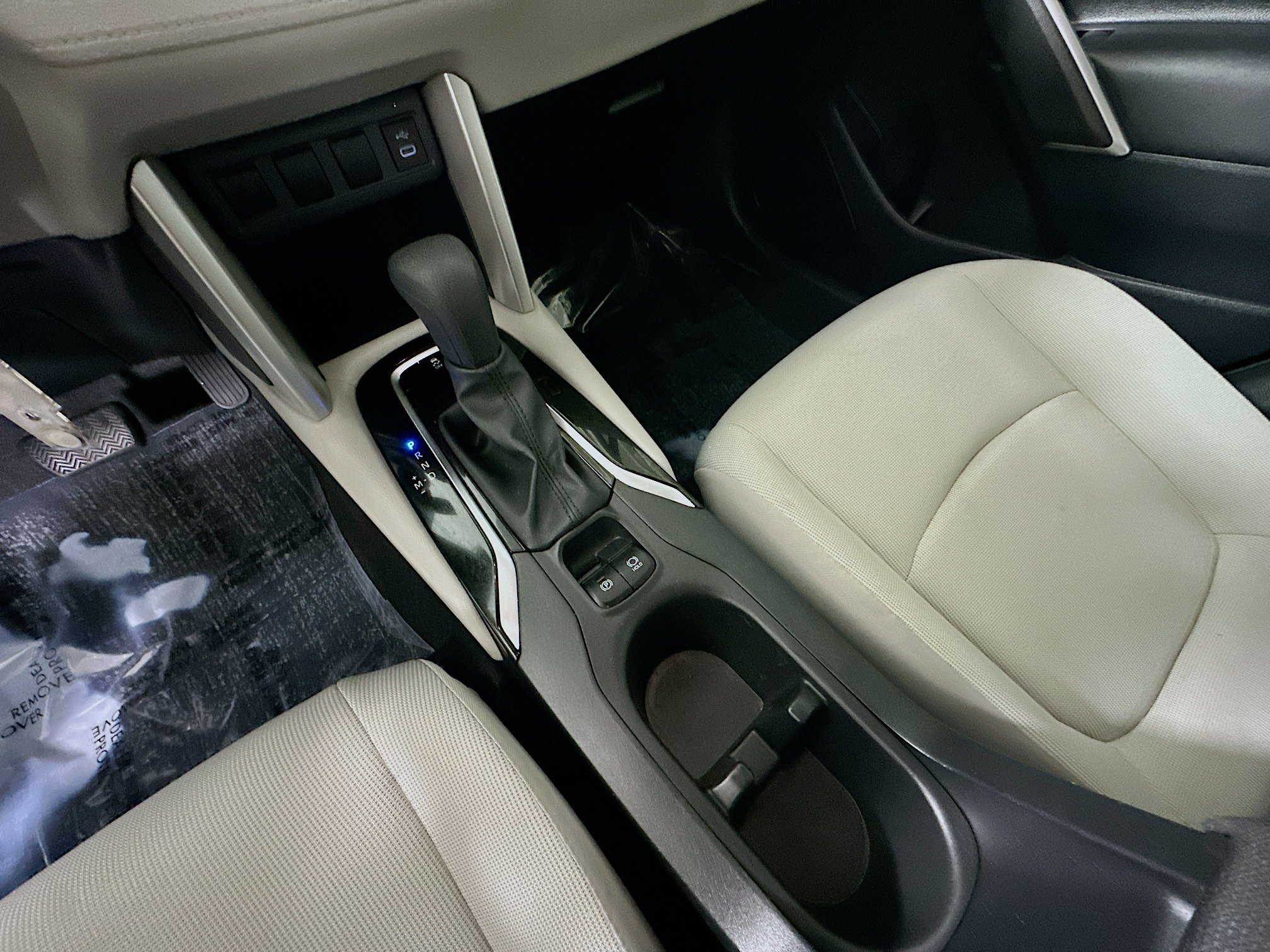 Used 2024 Toyota Corolla Cross L image 21