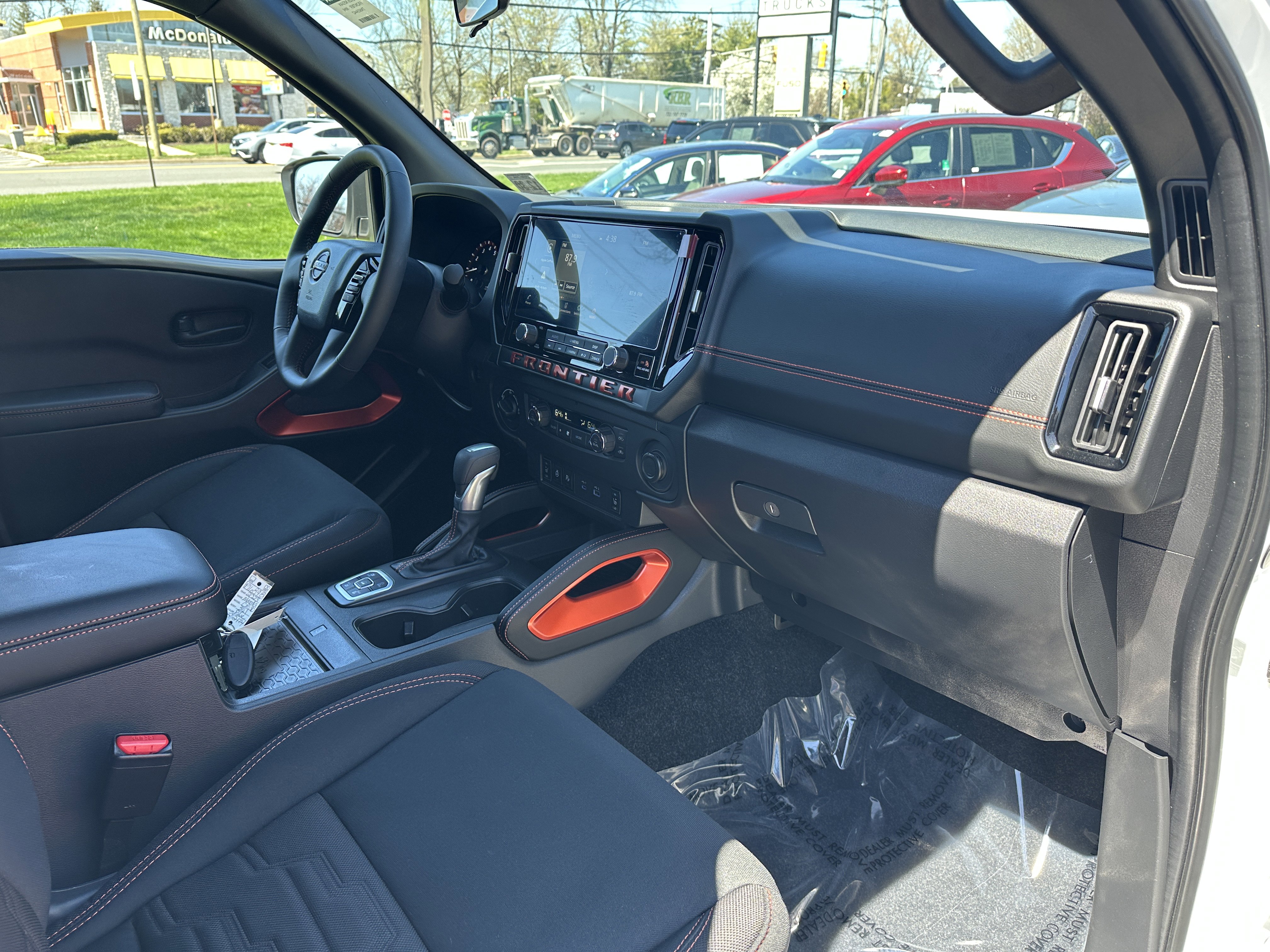 Used 2026 Nissan Frontier PRO-4X w/ Pro-4x Convenience Package image 38