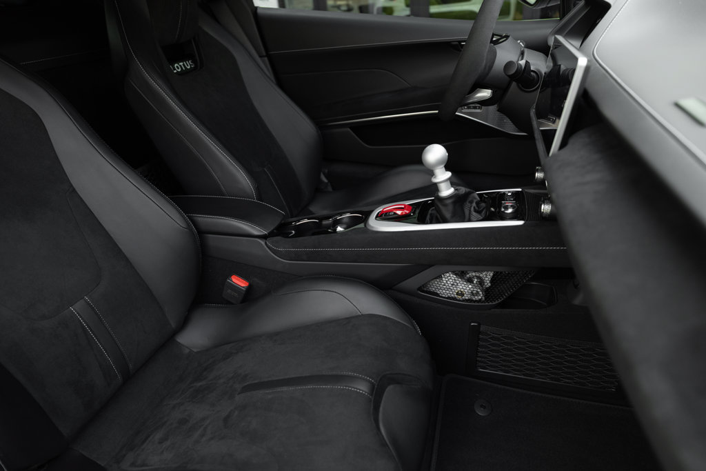 Used 2025 Lotus Emira RWD image 20