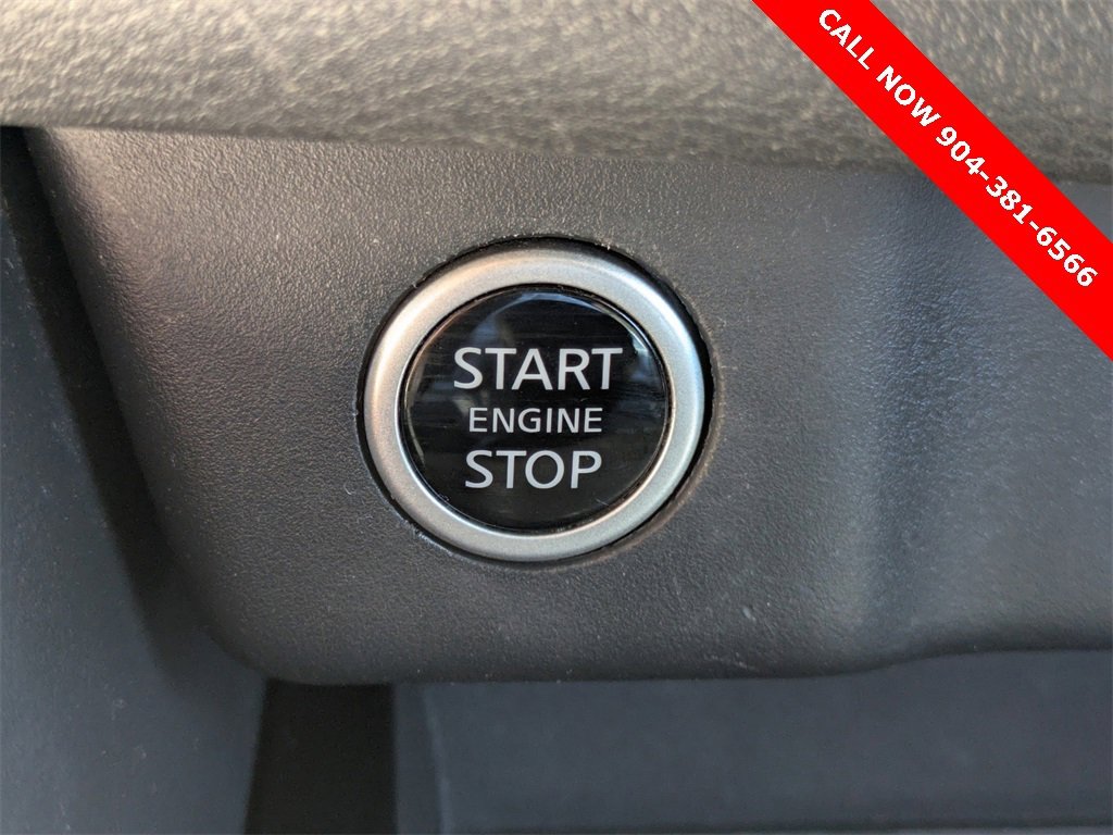 Used 2023 Nissan Rogue S image 31