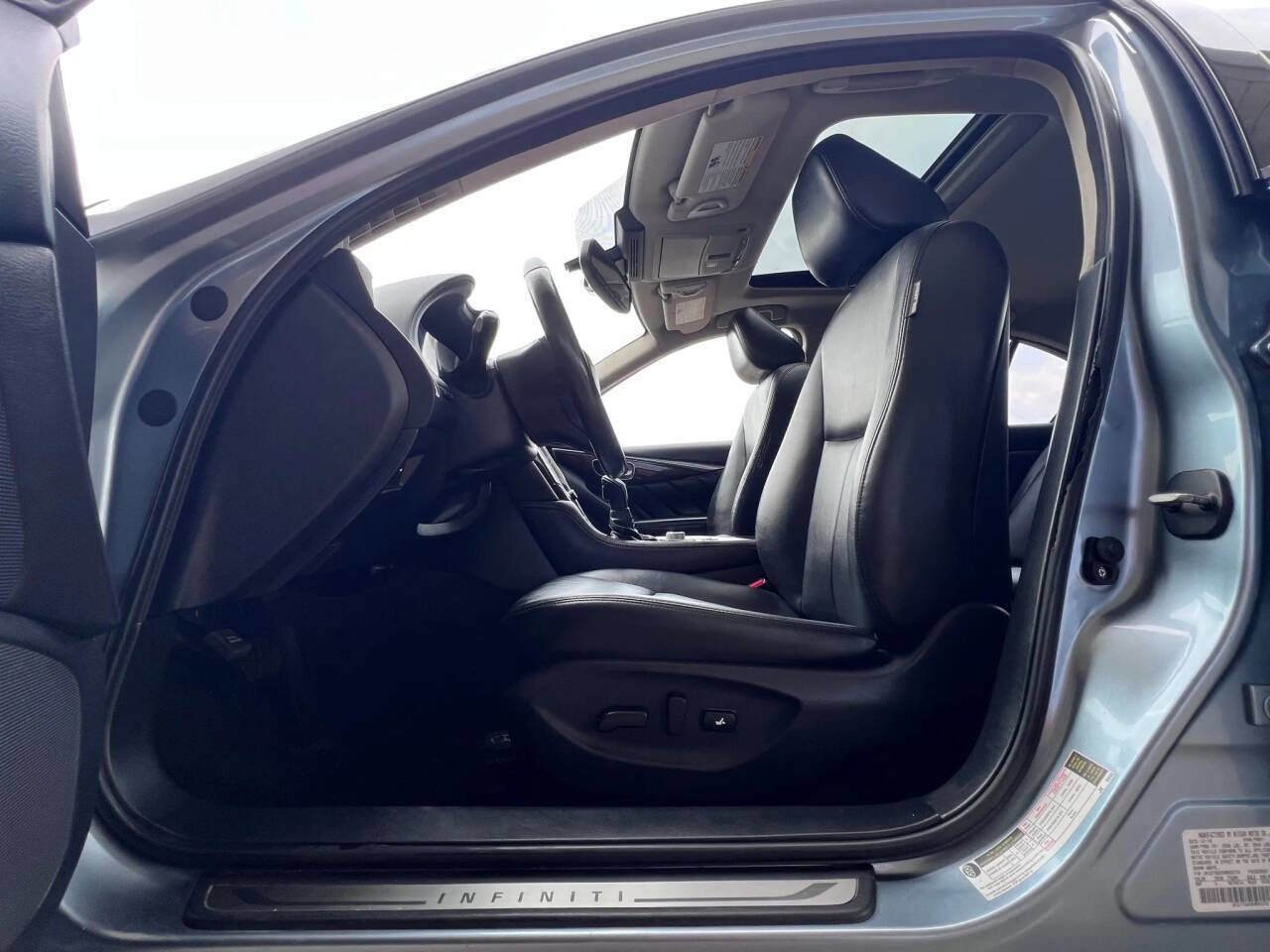 Used 2019 INFINITI Q50 Luxe w/ Essential Package (3.0T Luxe) image 11