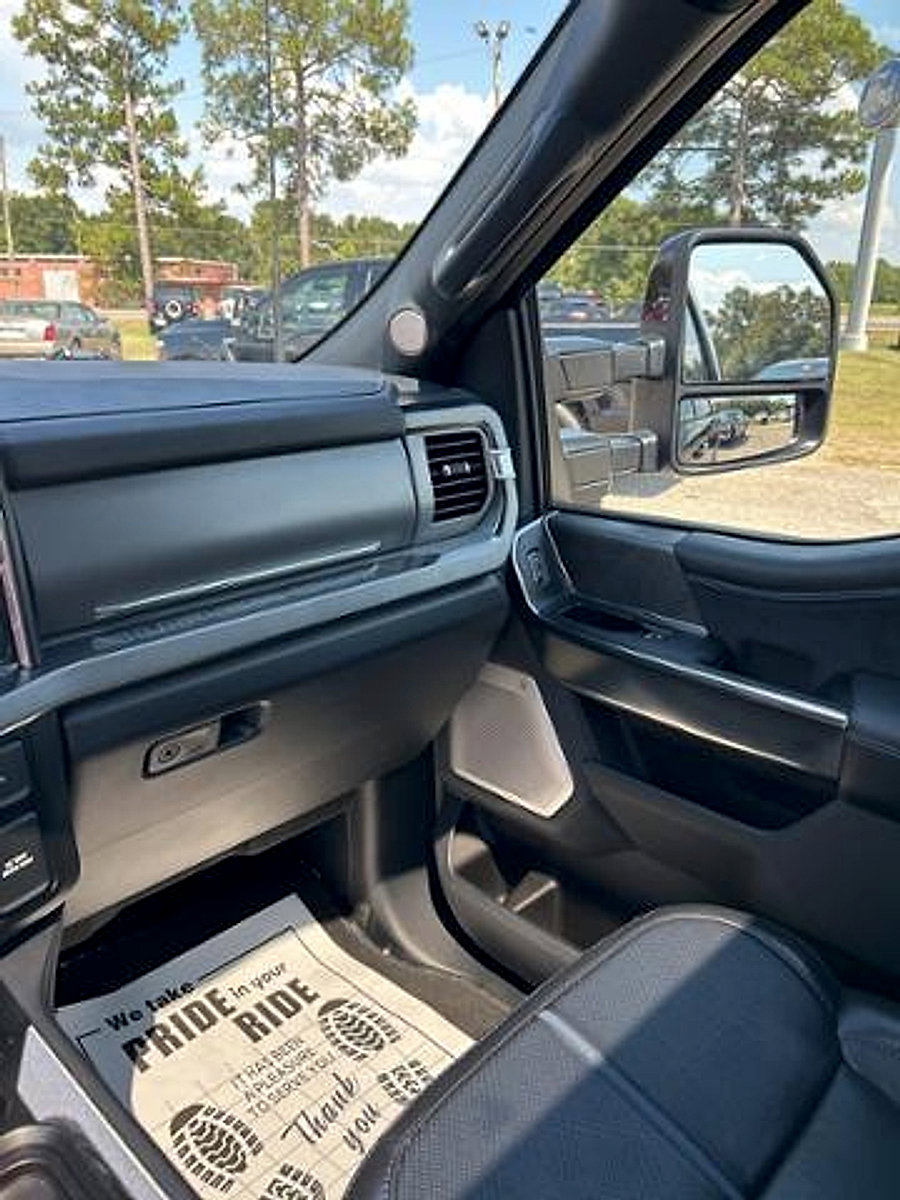 Used 2025 Ford F250 Platinum image 26