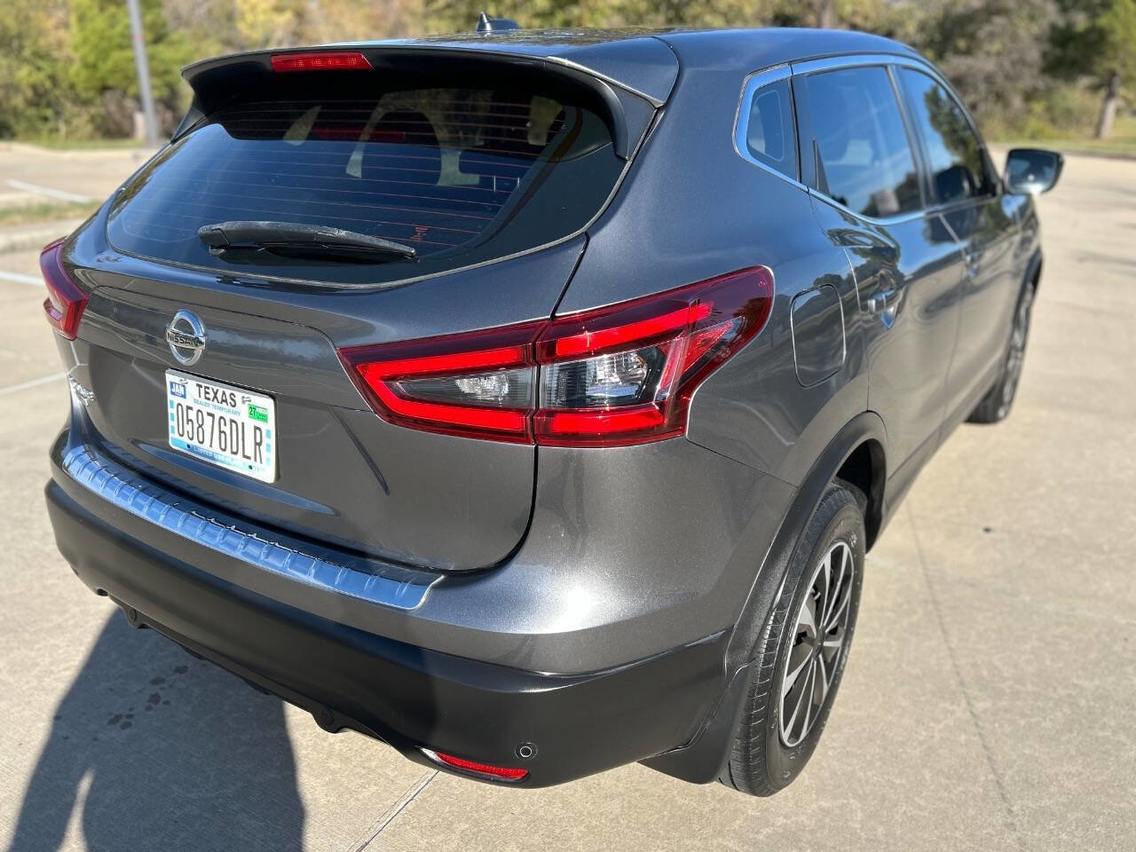 Used 2020 Nissan Rogue Sport S image 6