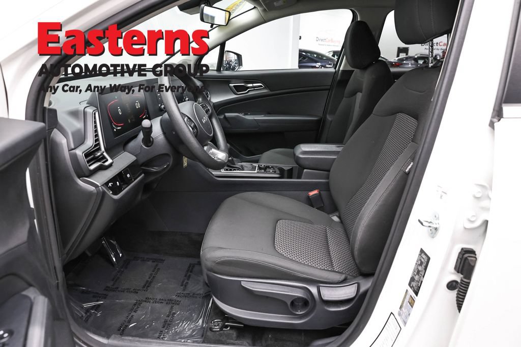 Used 2024 Kia Sportage LX FWD image 13