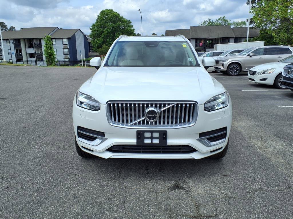 Used 2025 Volvo XC90 T8 Ultra w/ Protection Package Premier image 2