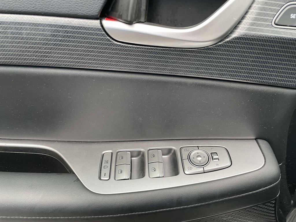 Used 2023 Hyundai Palisade Limited AWD/4WD image 19